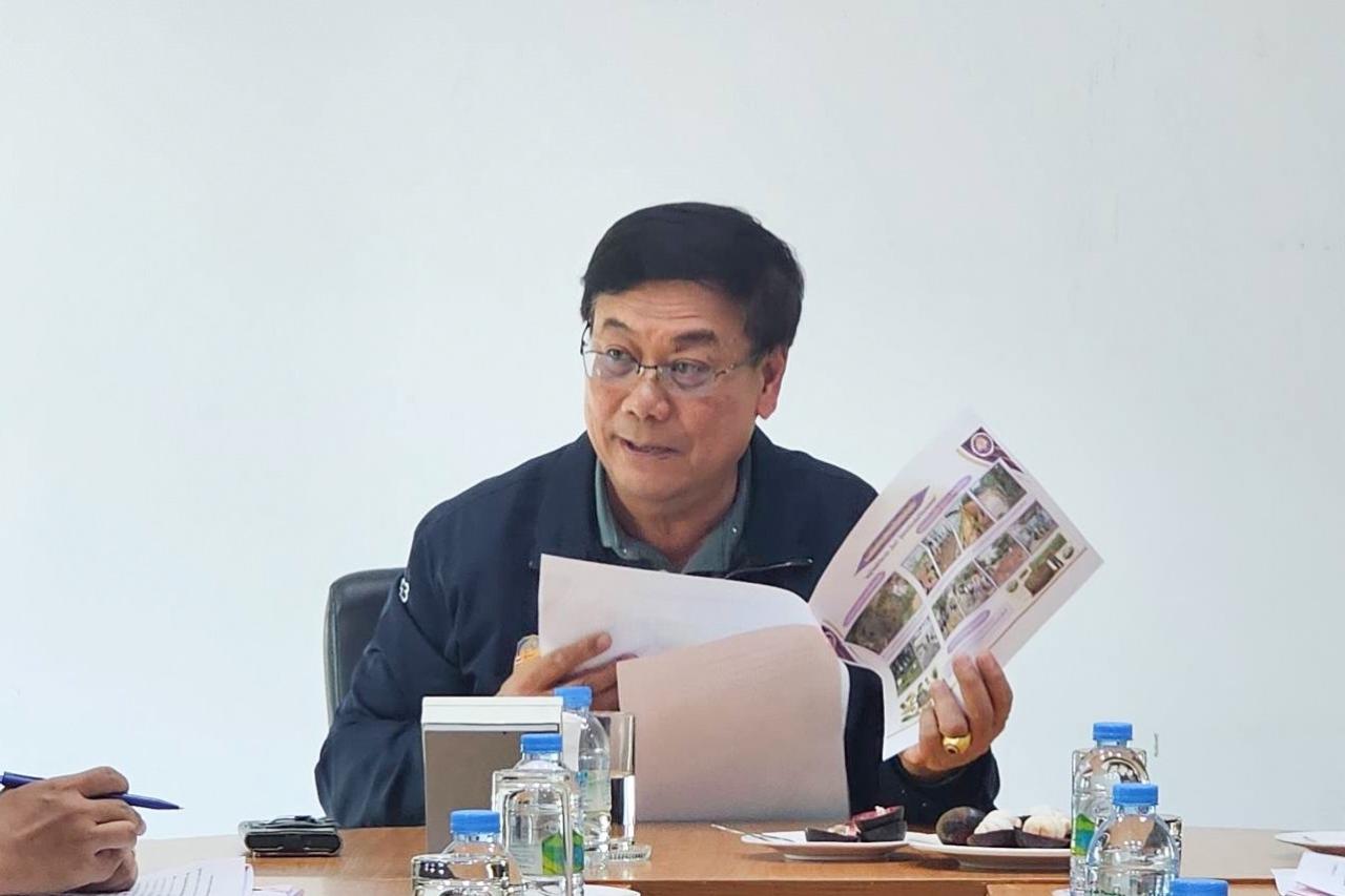 รองอธิบดี พด. สุรชาติ เยี่ยมชมศูนย์ศึกษาการพัฒนาภูพานฯ จ.สกลนคร ติดตามความก้าวหน้าจุดงานศึกษาและพัฒนาการปรับปรุงบำรุงดิน เพื่อเตรียมความพร้อมการรับเสด็จฯ