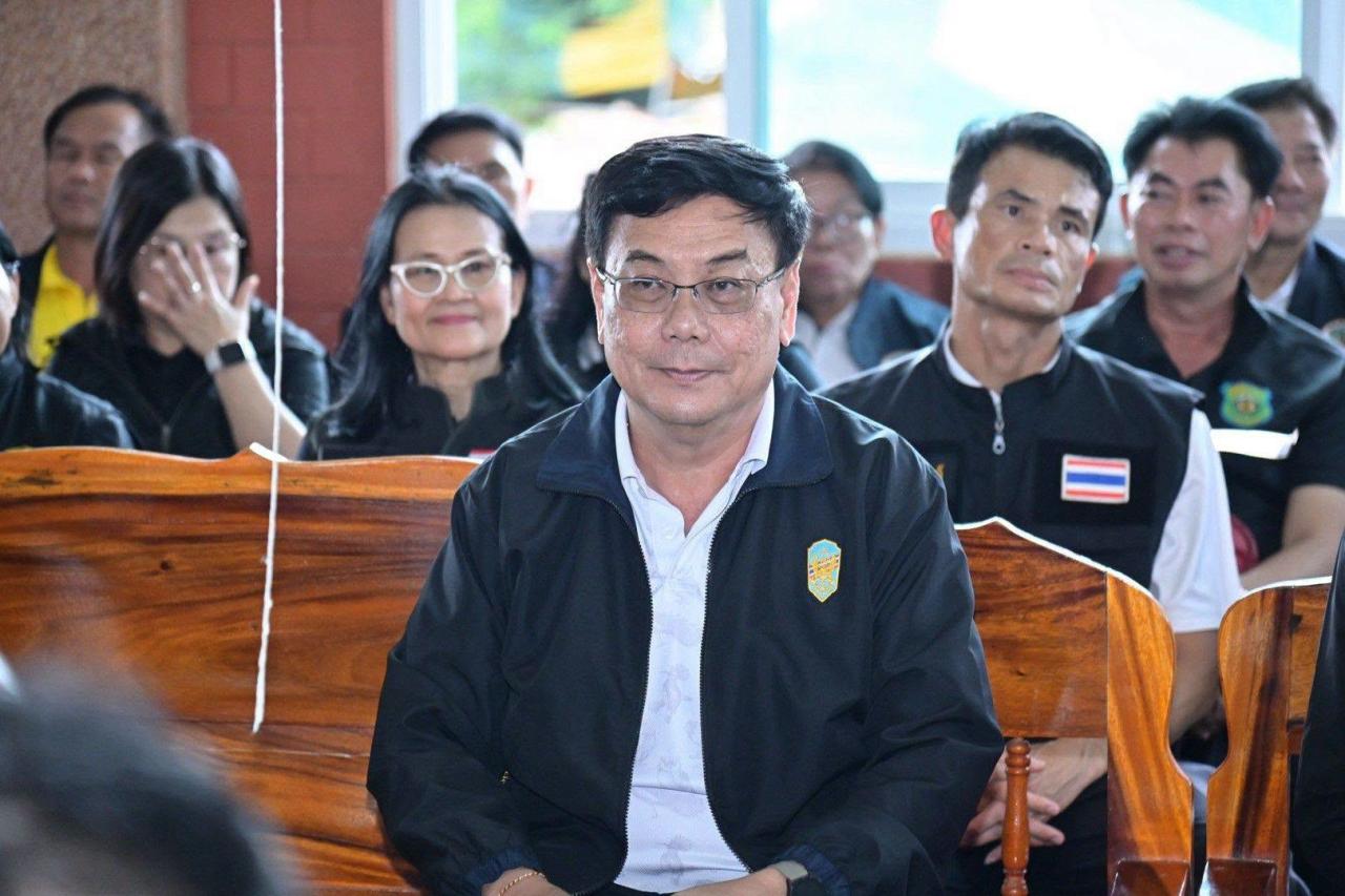 รธพ.สุรชาติ ร่วมคณะ รมช.เกษตรฯ ลงพื้นที่ขอนแก่น ติดตามความก้าวหน้าโครงการขุดลอกแก้มลิงหนองแสง พร้อมพบปะเกษตรกร