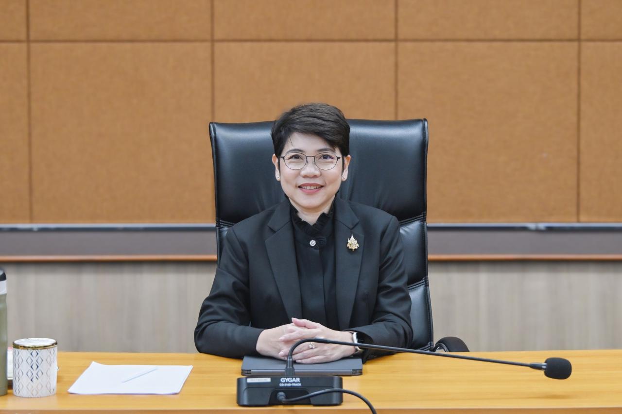 อธิบดี พด. “ดร.สุมิตรา” รับฟังการนำเสนอแบบร่างผลิตภัณฑ์และบริการนำร่อง 
