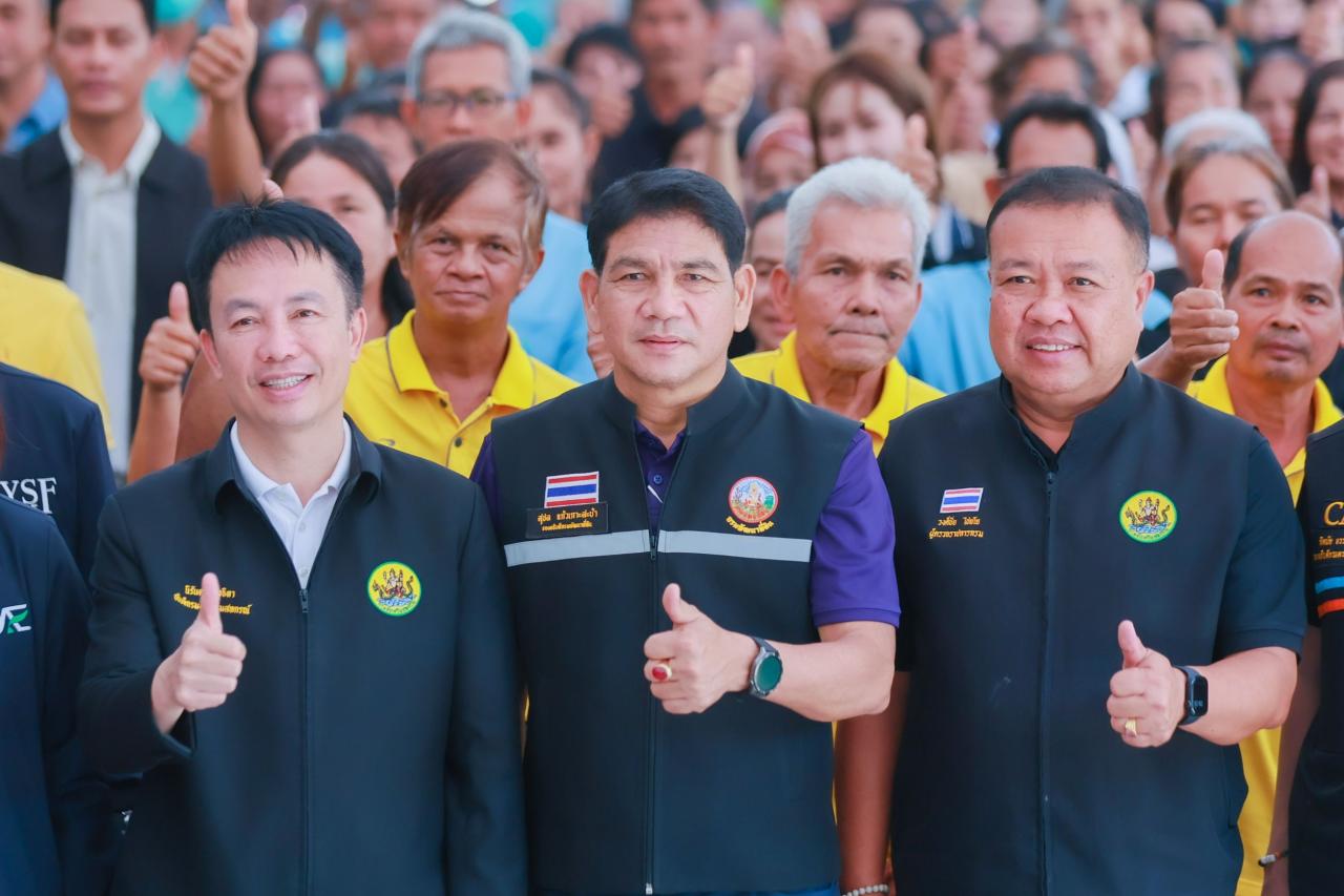 รธพ.สุชล ร่วมคณะ “รมช.ปิยะรัฐชย์” ลงพื้นที่สงขลา ชู “ศดปช.ท่าช้าง” ต้นแบบจัดการดินปุ๋ย ลดต้นทุนเกษตรกรภาคใต้