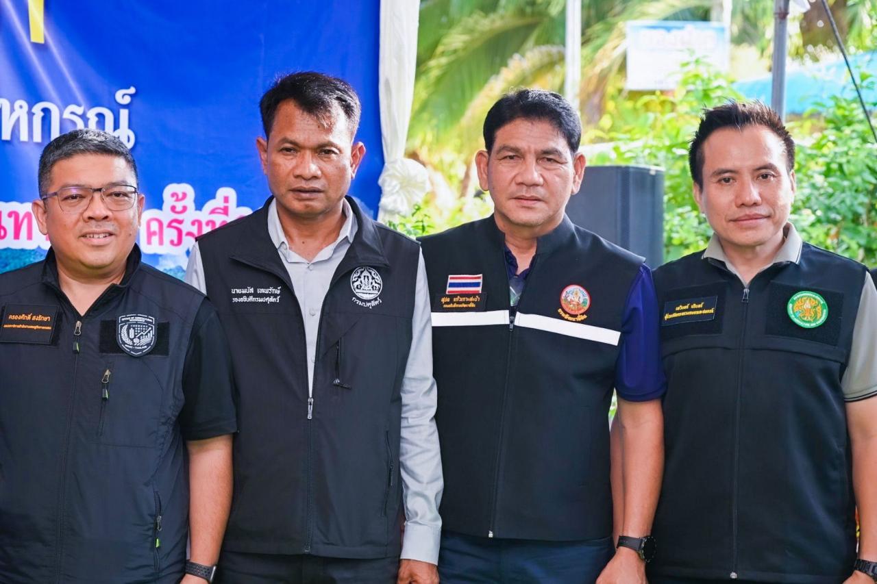 รองอธิบดีกรมพัฒนาที่ดิน ร่วมคณะ รมช.เกษตรฯ ลงพื้นที่เกาะยอ ยกระดับ “ปลากะพงสามน้ำ” สินค้า GI สงขลา