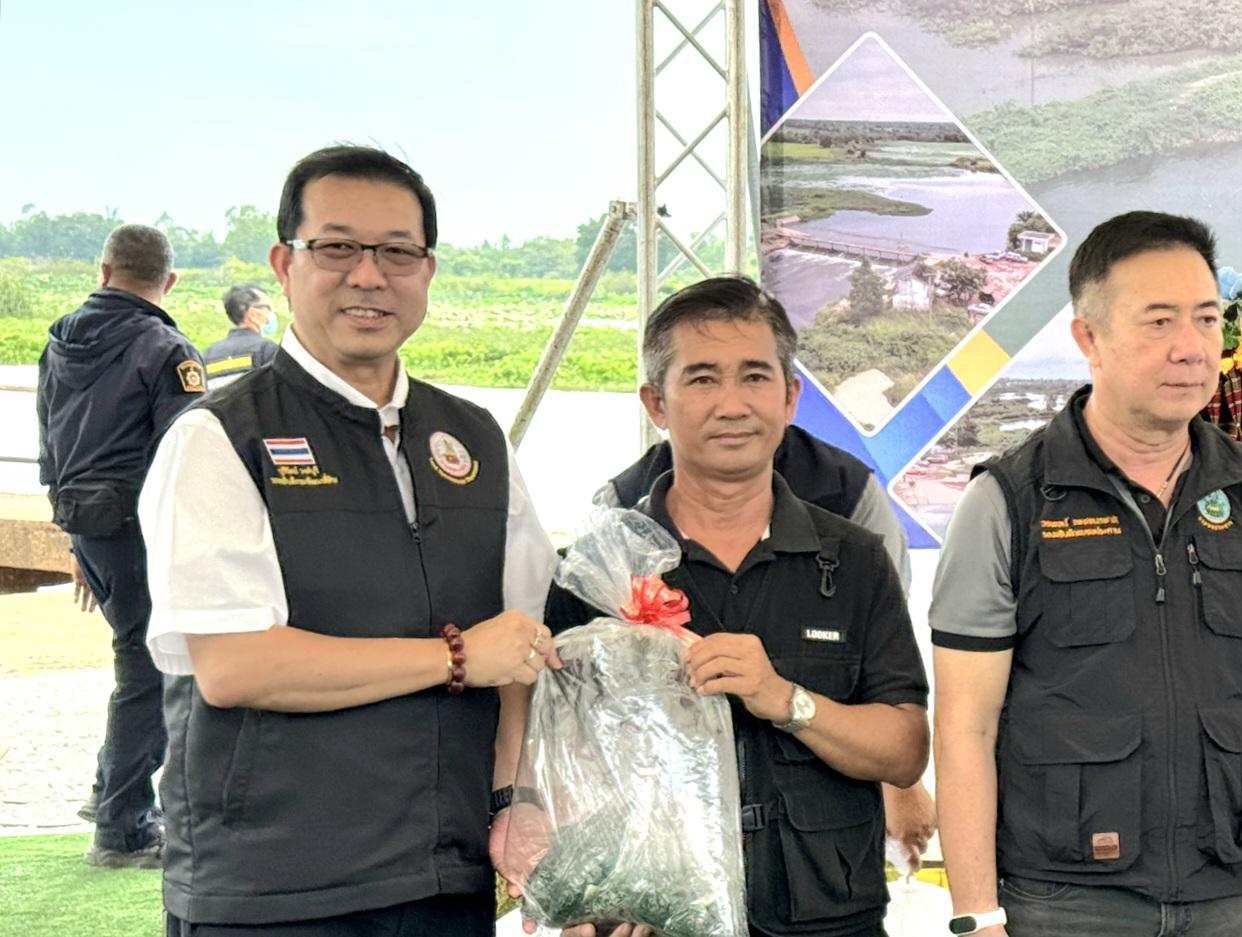 รองอธิบดี “บุรีรัตน์” ร่วมติดตามคณะรัฐมนตรีช่วยว่าการกระทรวงเกษตรและสหกรณ์ (นางสาวปิยะรัฐชย์ ติยะไพรัช) รับฟังความเห็นพี่น้องเกษตรกรผู้ใช้น้ำ จ.มหาสารคาม