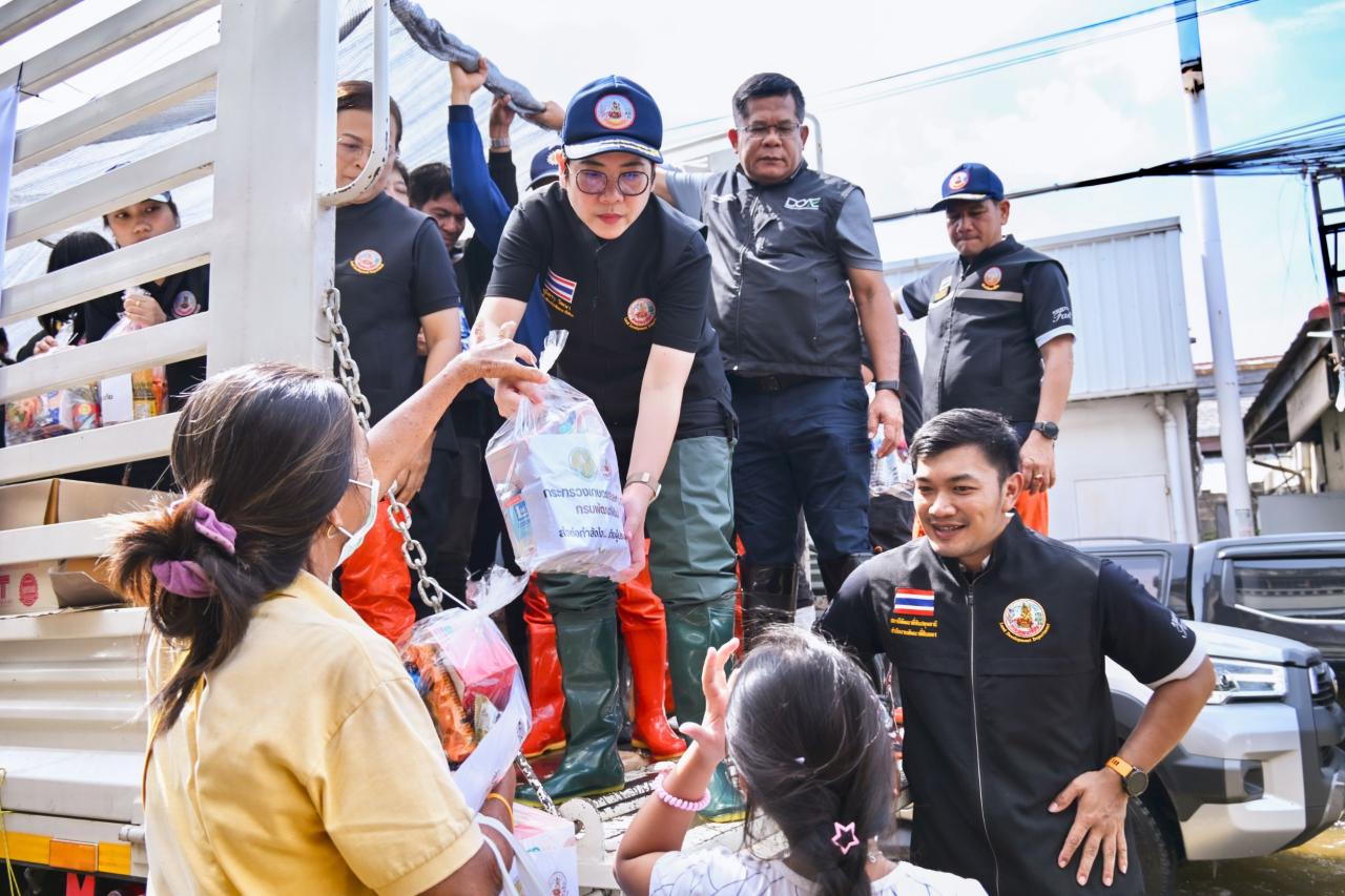 กระทรวงเกษตรฯ เคียงข้างพี่น้องประชาชน อธิบดี พด. “สุมิตรา” ร่วมติดตาม รมว.เกษตรฯ 